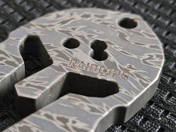 Kettenanhänger Lone Warrior (Raidops Camo)